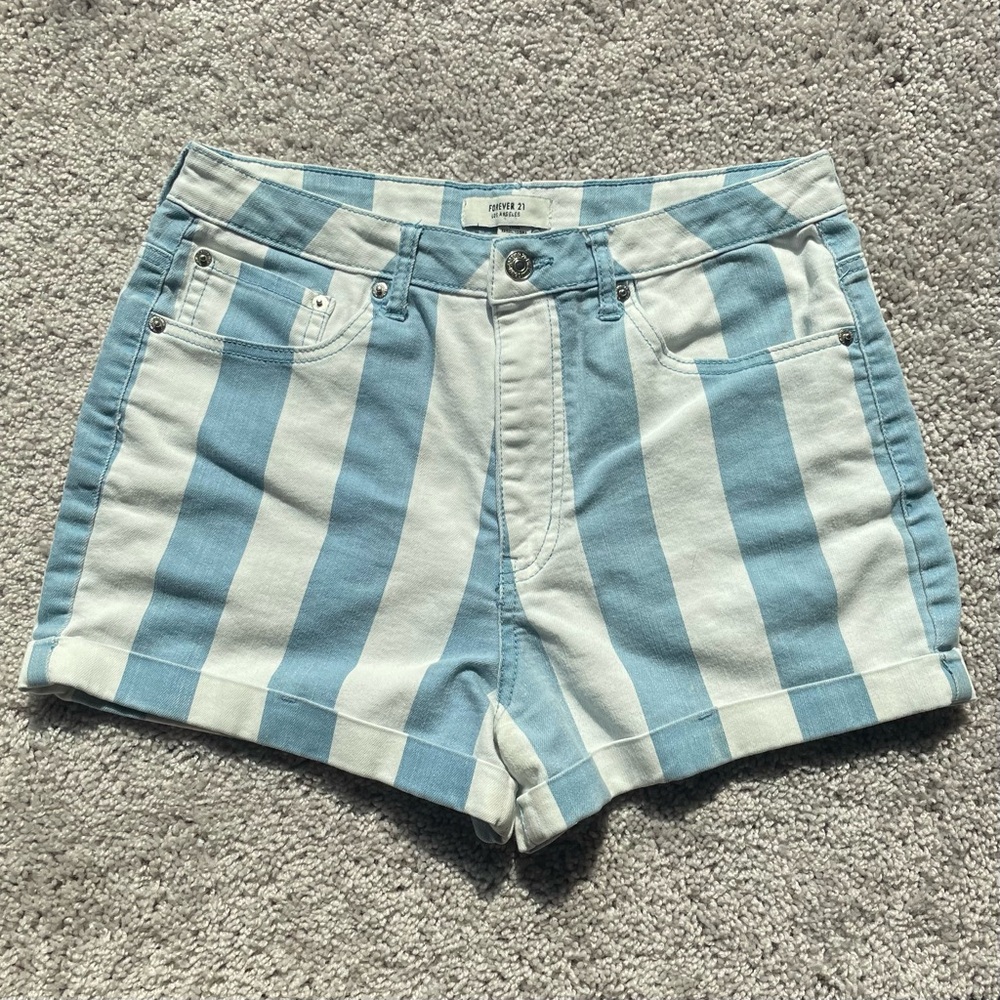 Forever 21 Los Angeles Size 30 Blue White Vertical Striped Shorts Cuffed Hem